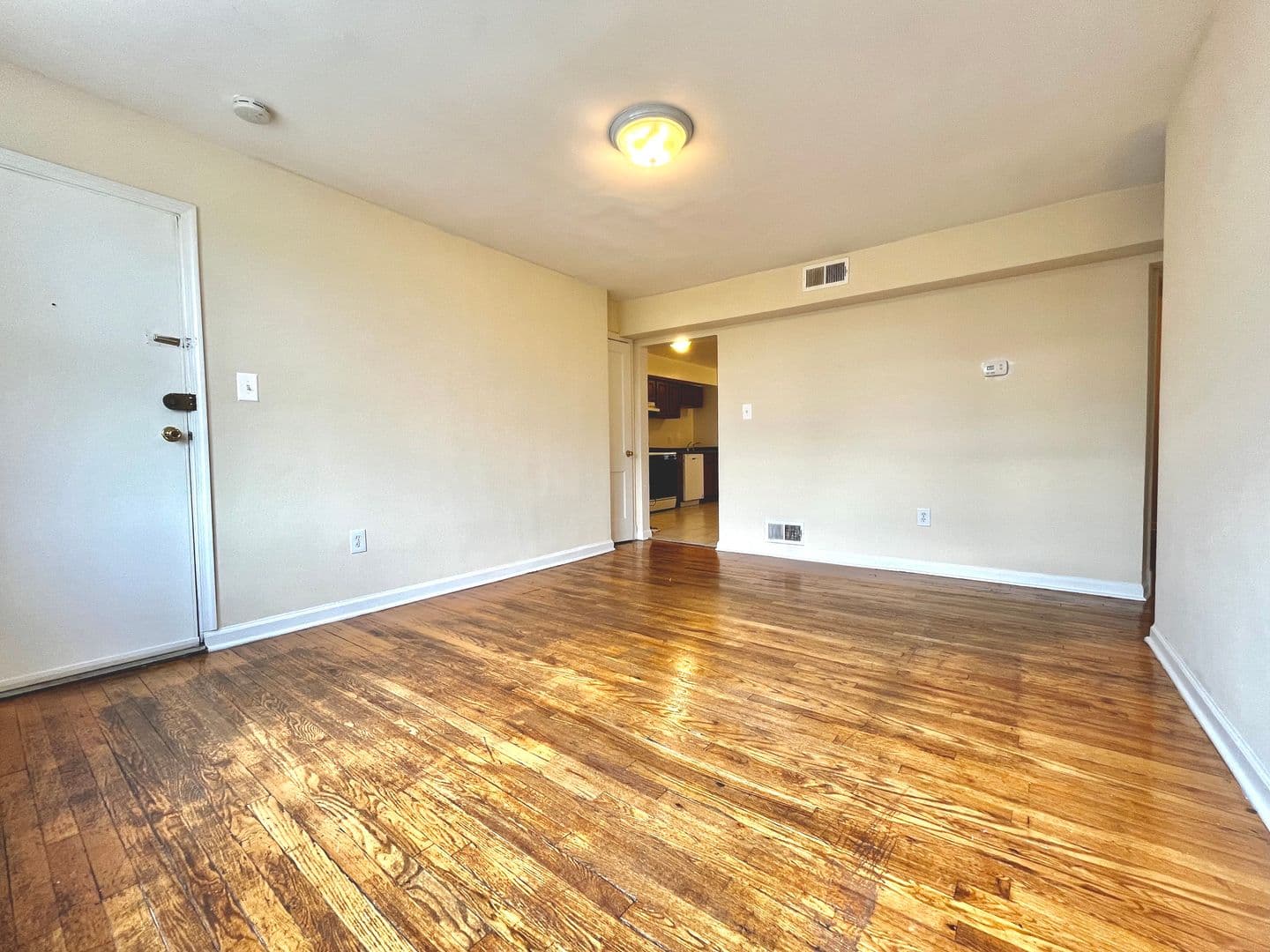Washington Apartment: 1101 - 1113 19th St NE