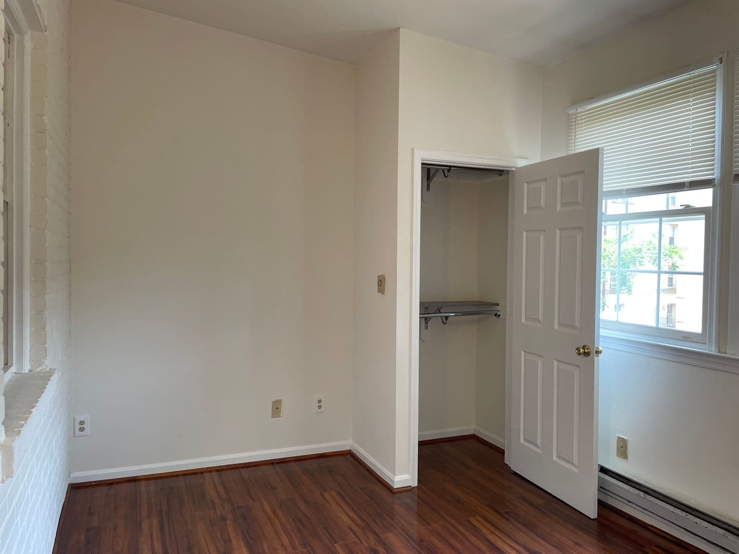 Washington Apartment: 2614 41st Street NW