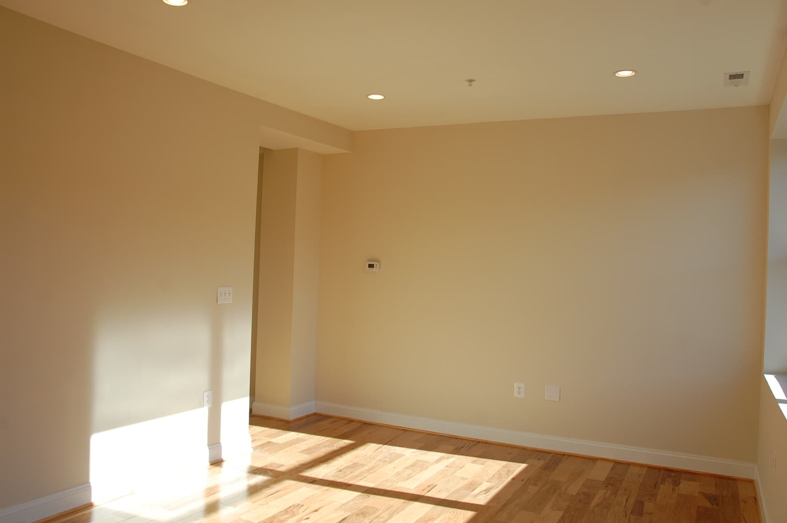Washington Apartment: 1319 Park Rd NW