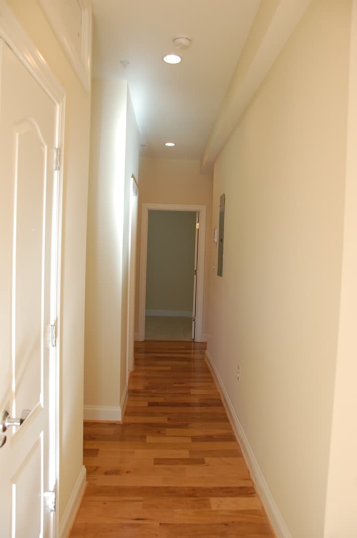 Washington Apartment: 1319 Park Rd NW