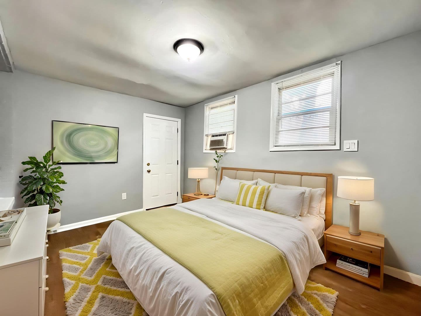 Washington Apartment: 1222 Missouri Ave NW