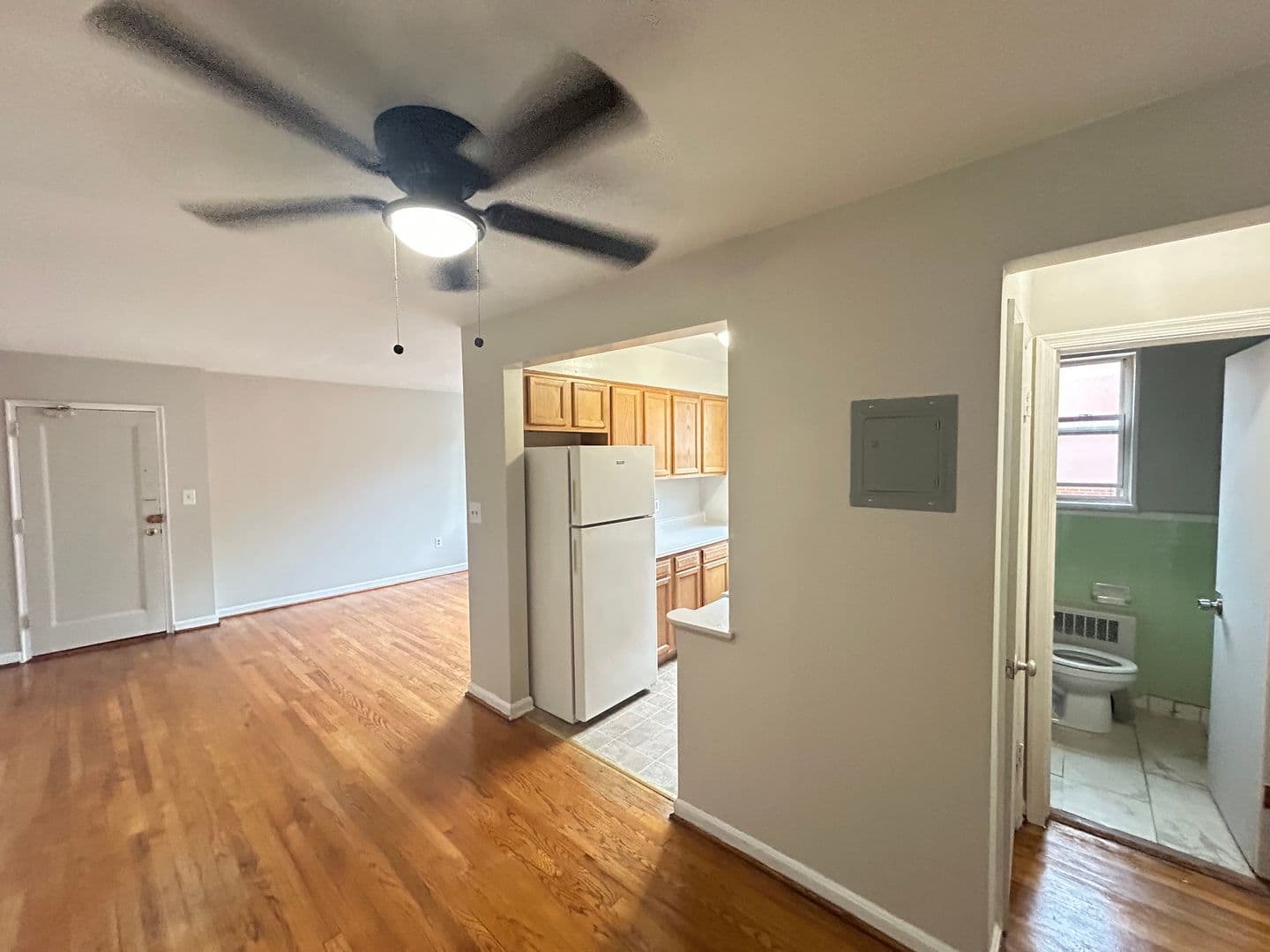 Washington Apartment: 1301 U St SE