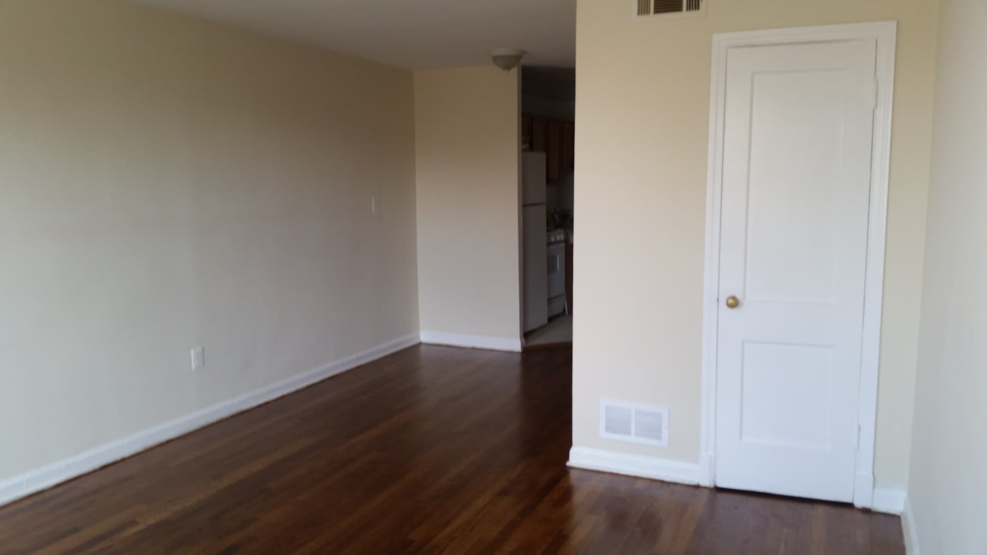 Washington Apartment: 1101 - 1113 19th St NE