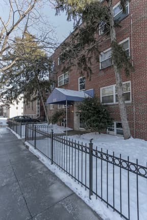 Washington Apartment: 810 Longfellow Street NW