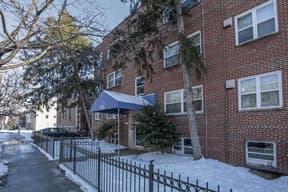 Washington Apartment: 810 Longfellow Street NW