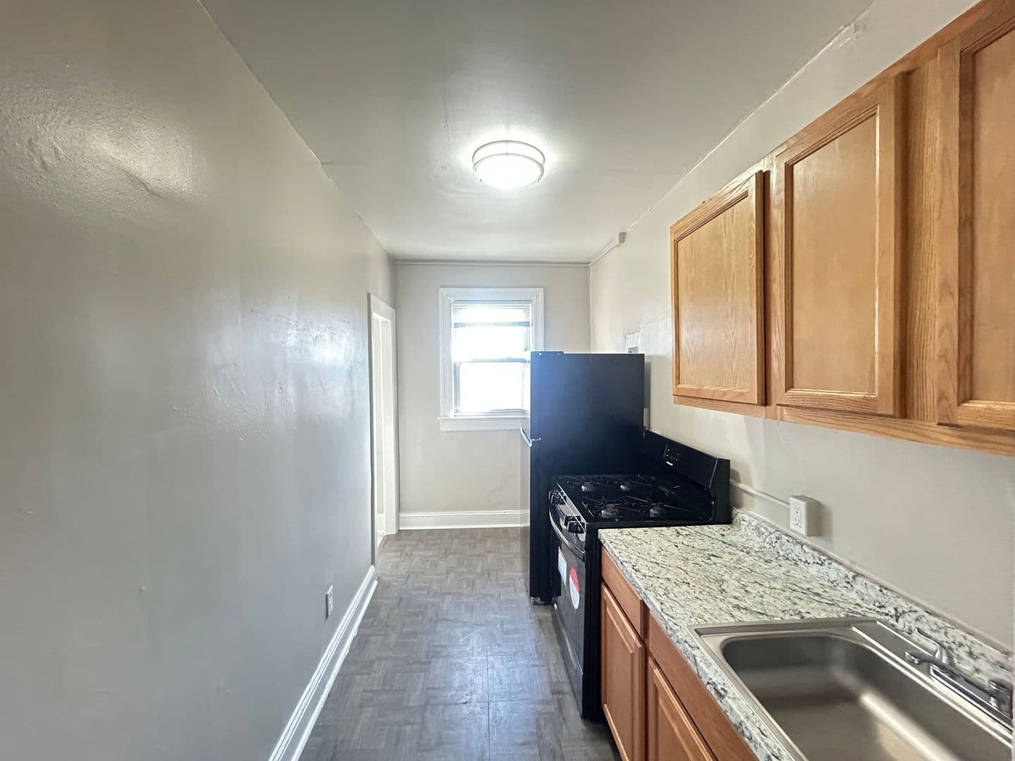 Washington Apartment: 4425 14th St NW