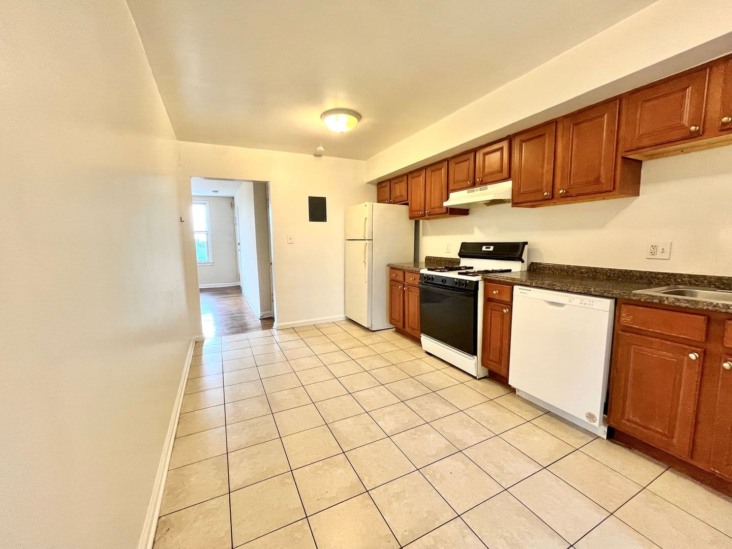 Washington Apartment: 1101 - 1113 19th St NE