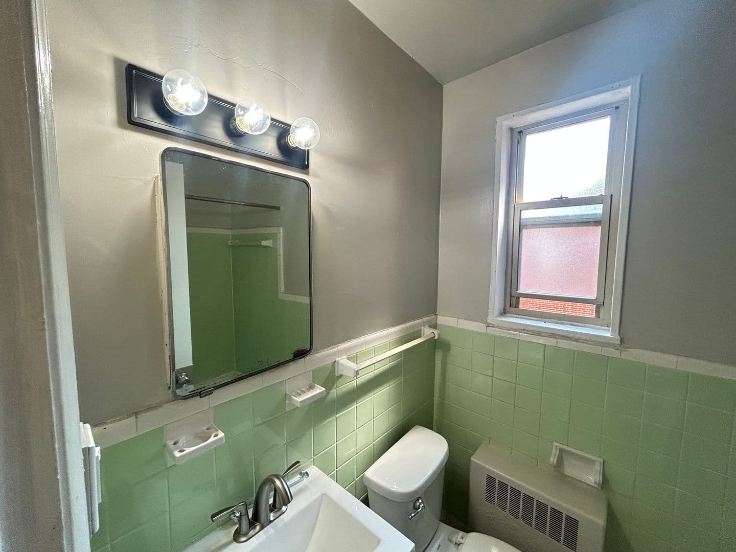 Washington Apartment: 1301 U St SE