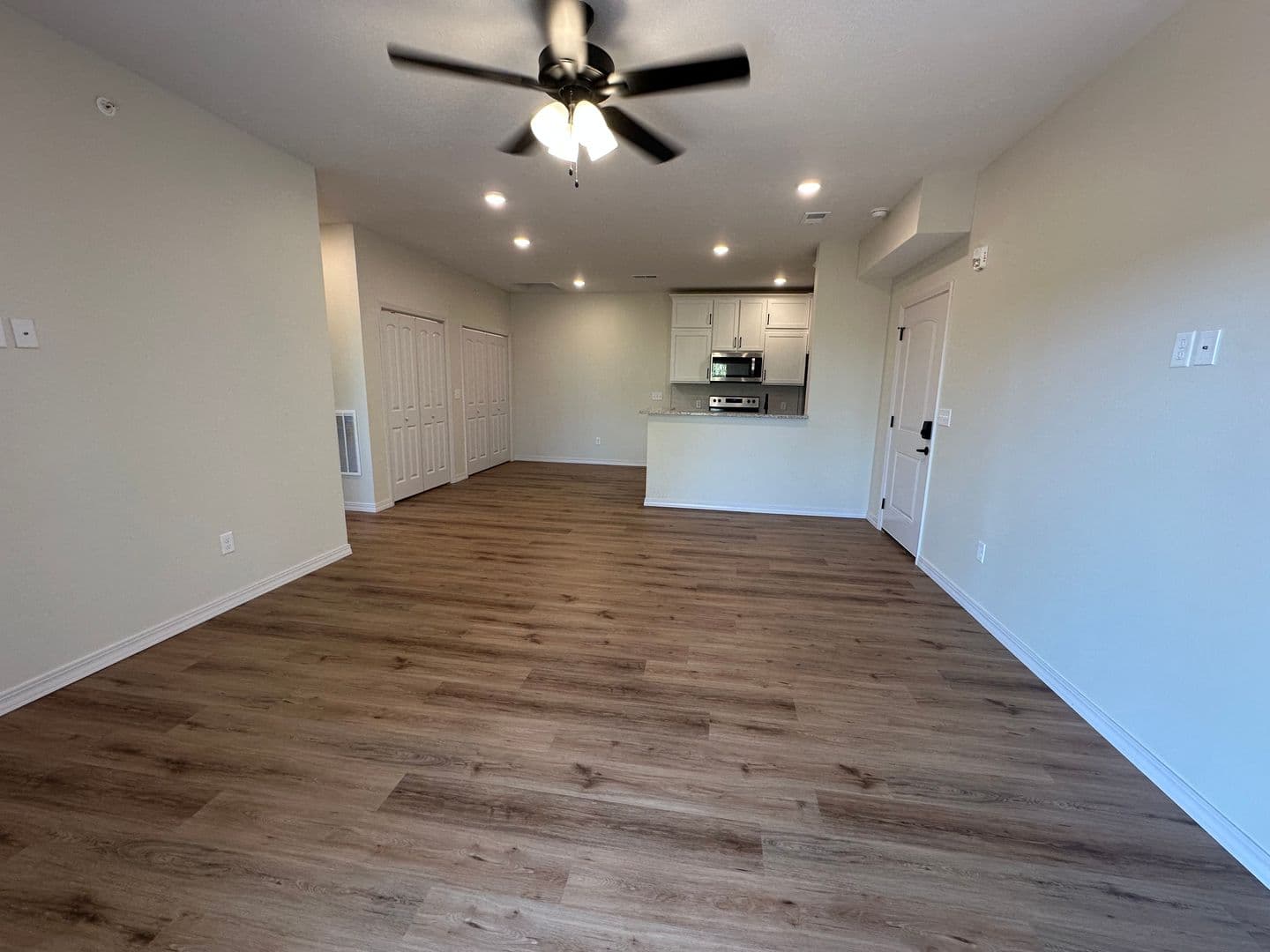 Branson House: 750 Windsor Court - 305 - GQ 305