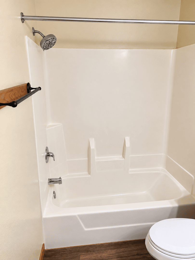 La Crosse Apartment: 403 Gillette Street