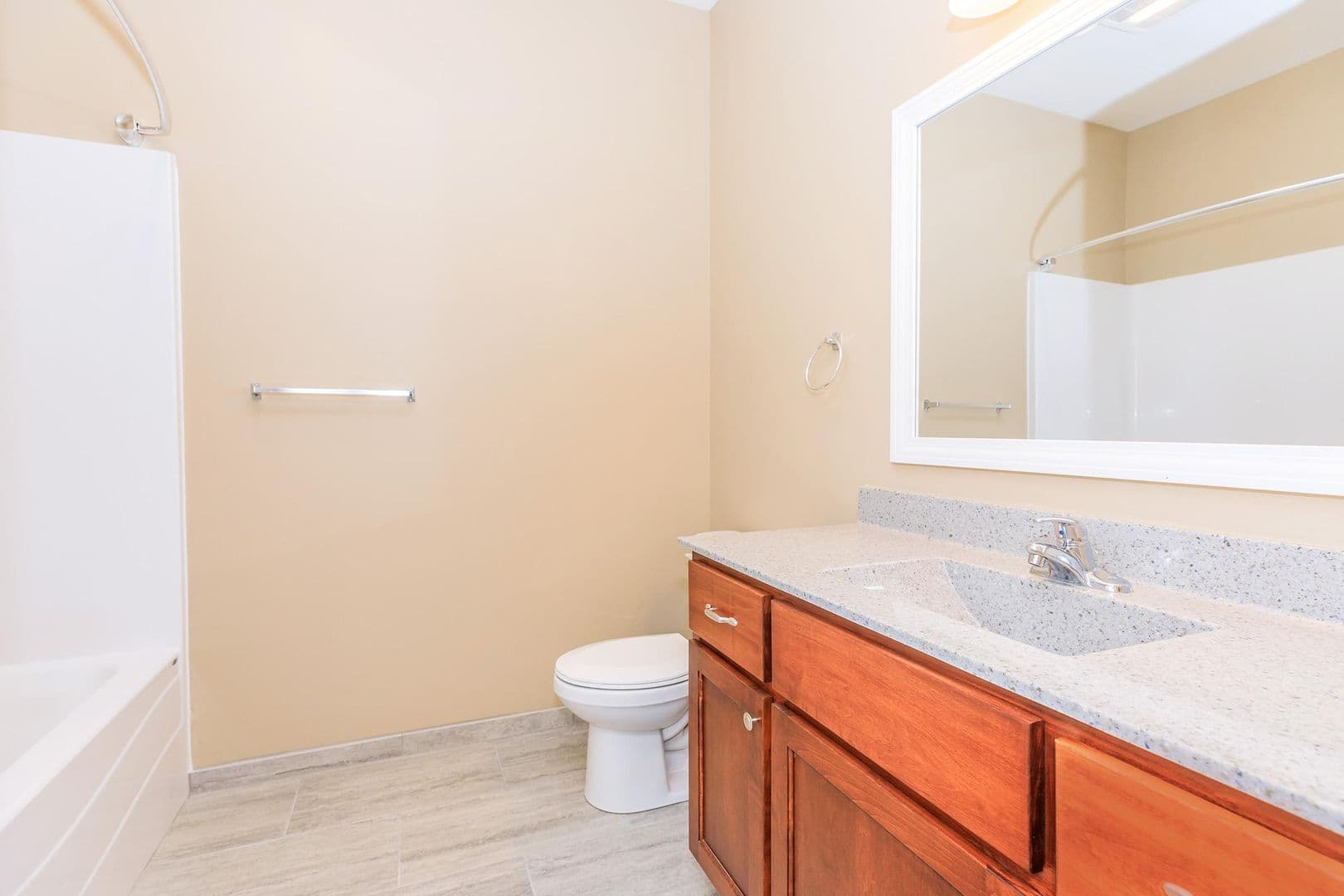 Onalaska Apartment: 2101 Abbey Road