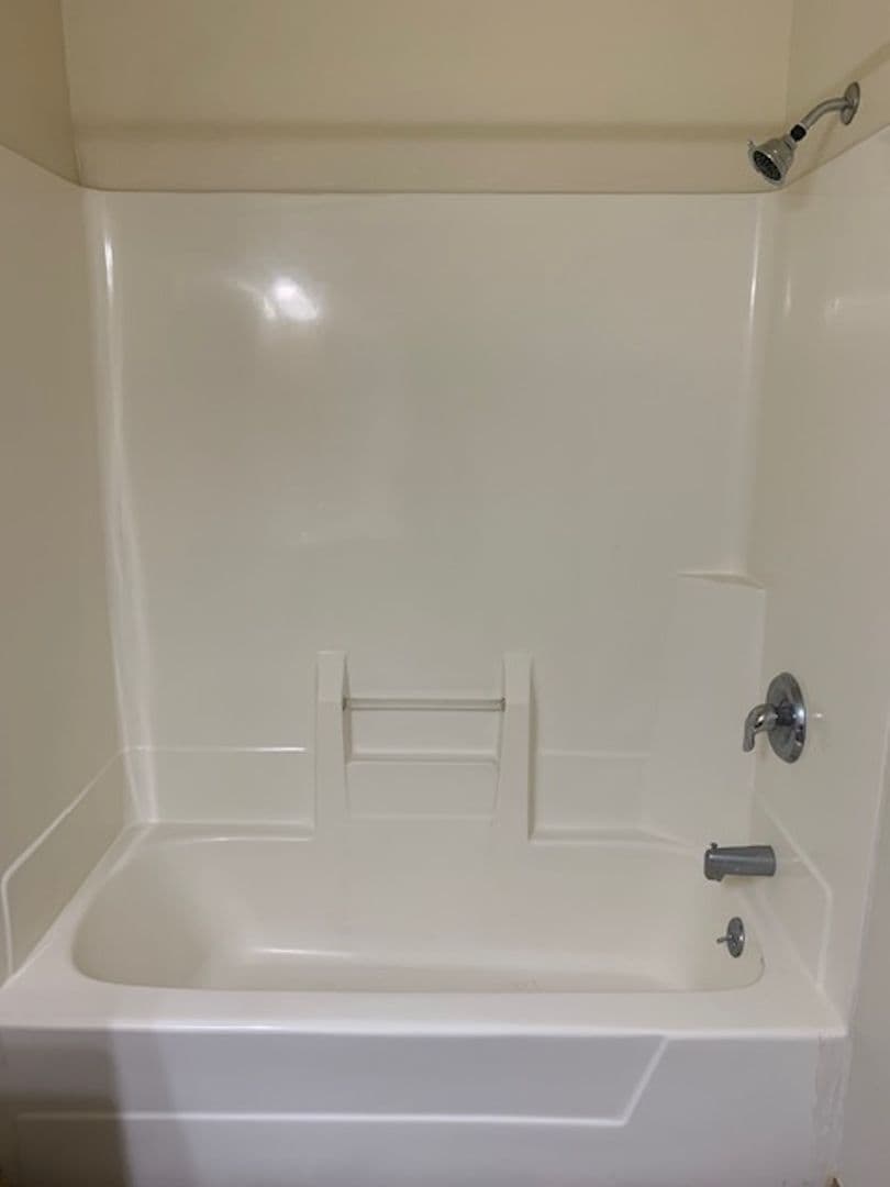 La Crosse Apartment: 403 Gillette Street