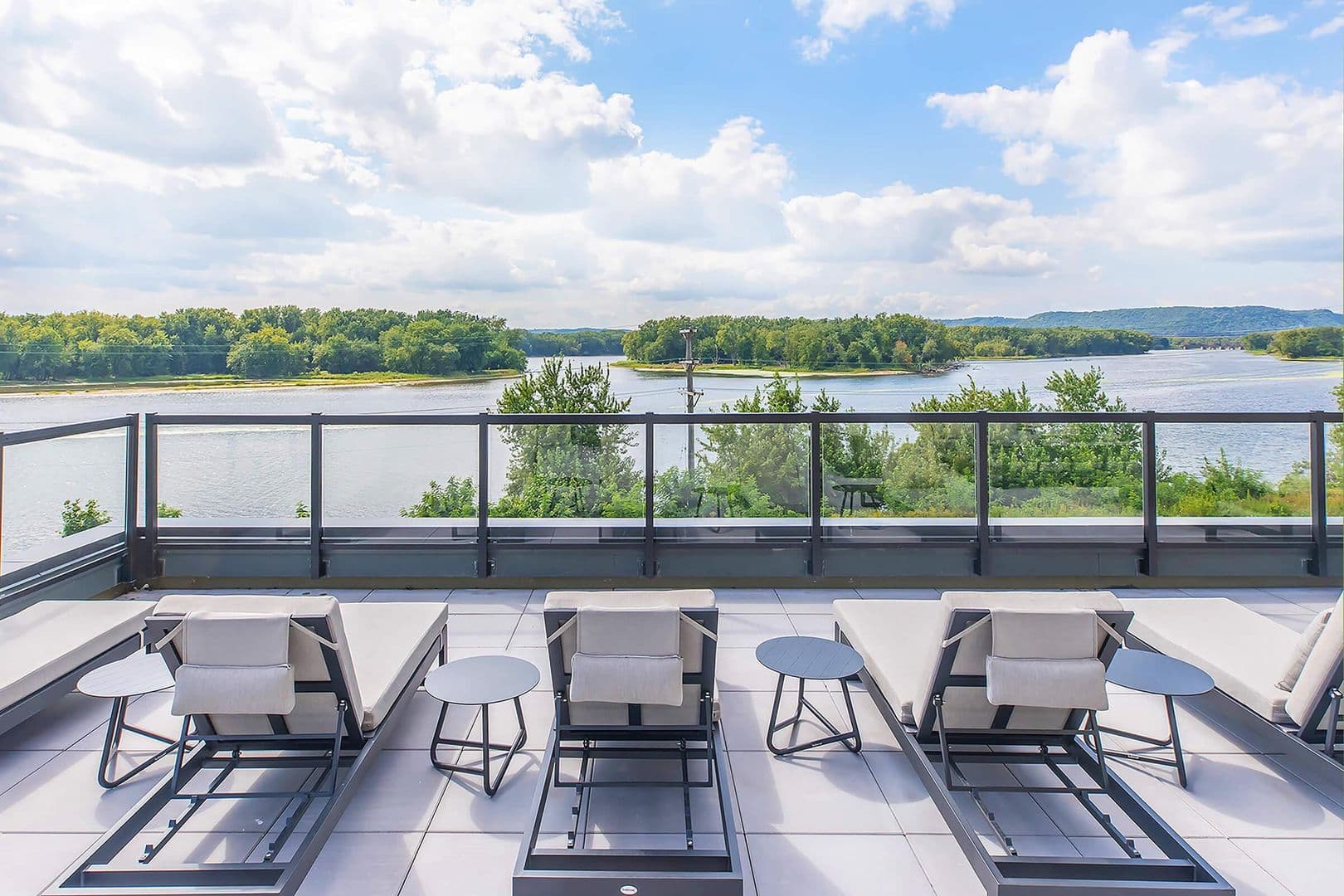 La Crosse Apartment: 55 River Bend Road