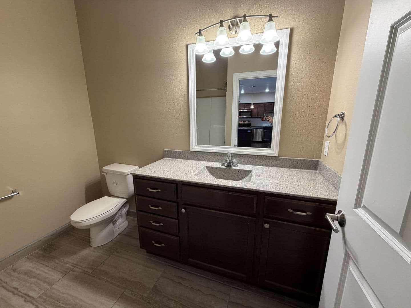 Baraboo Apartment: 325 Lynn Street