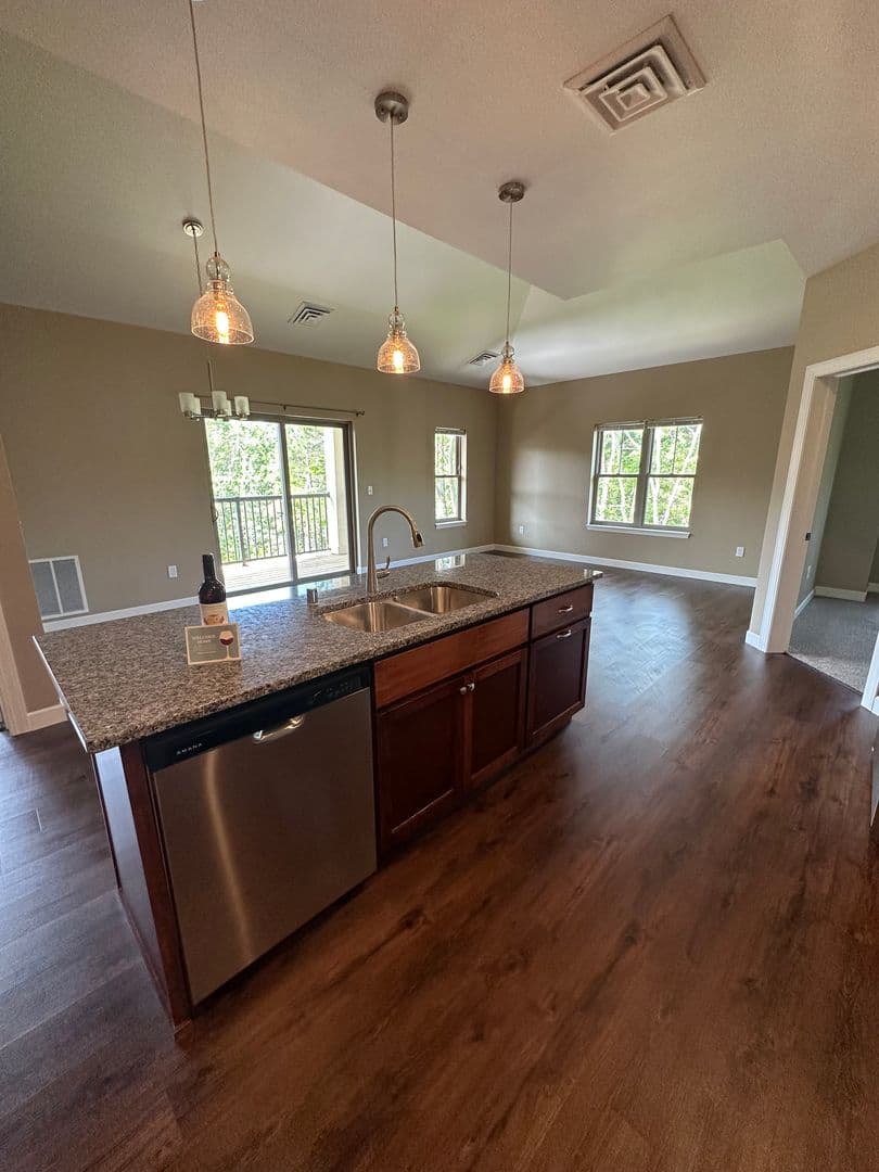 Onalaska Apartment: 2101 Abbey Road