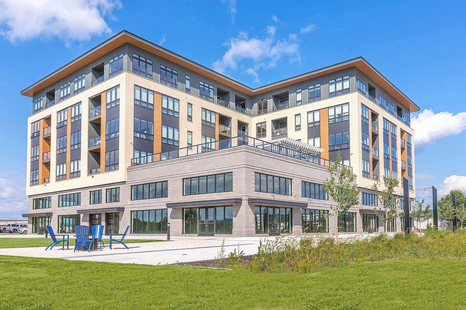 La Crosse Apartment: 55 River Bend Road
