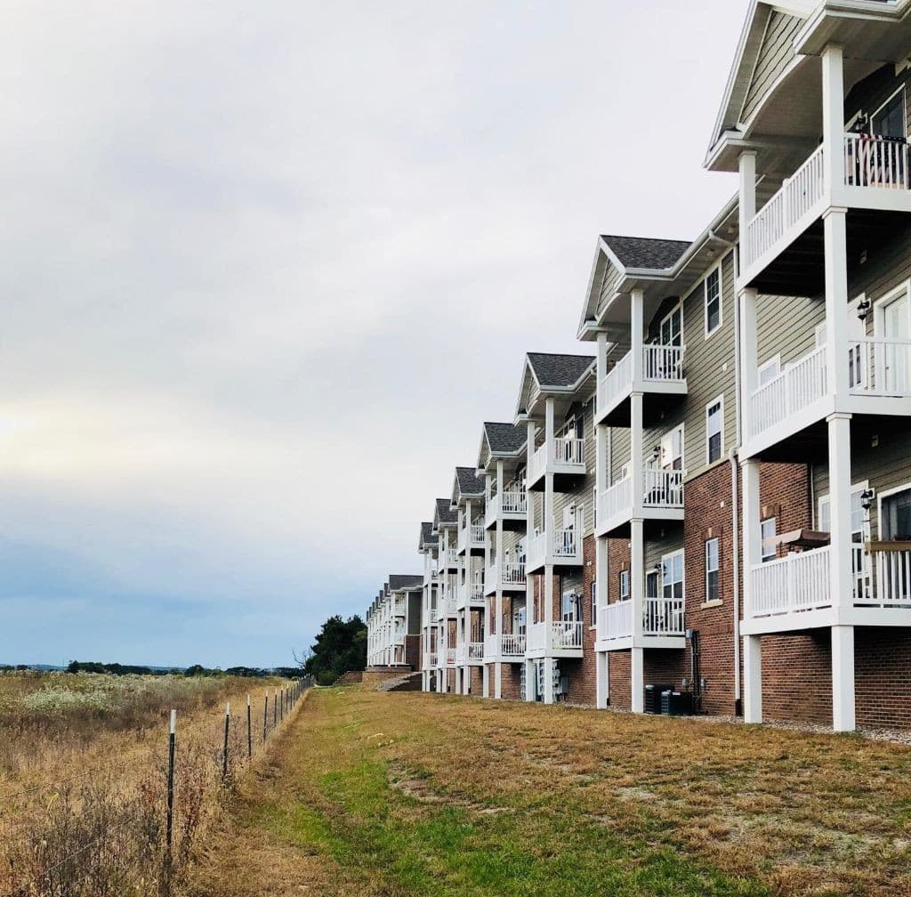 Holmen Apartment: 1614 Prairie Place