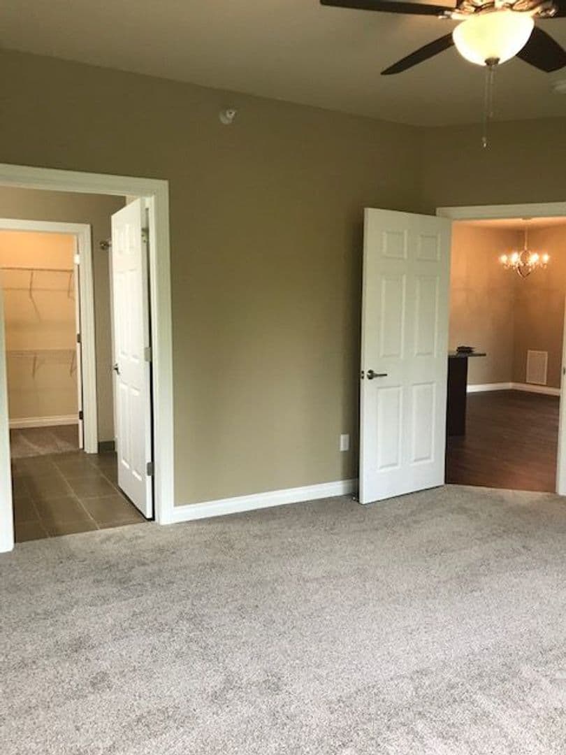 Onalaska Apartment: 2101 Abbey Road