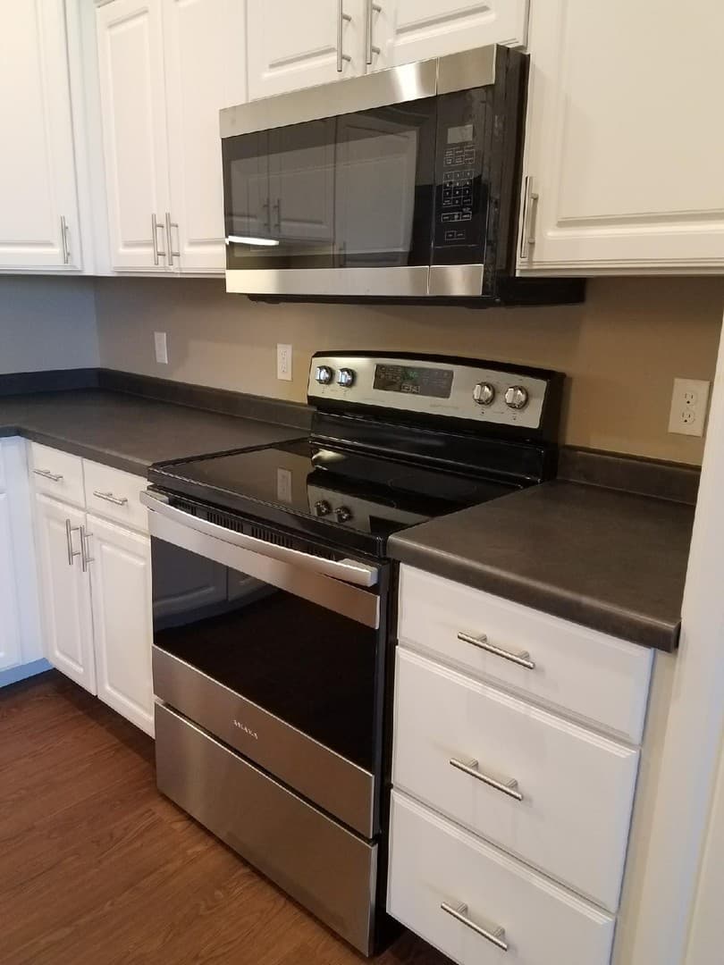 Holmen Apartment: 1614 Prairie Place