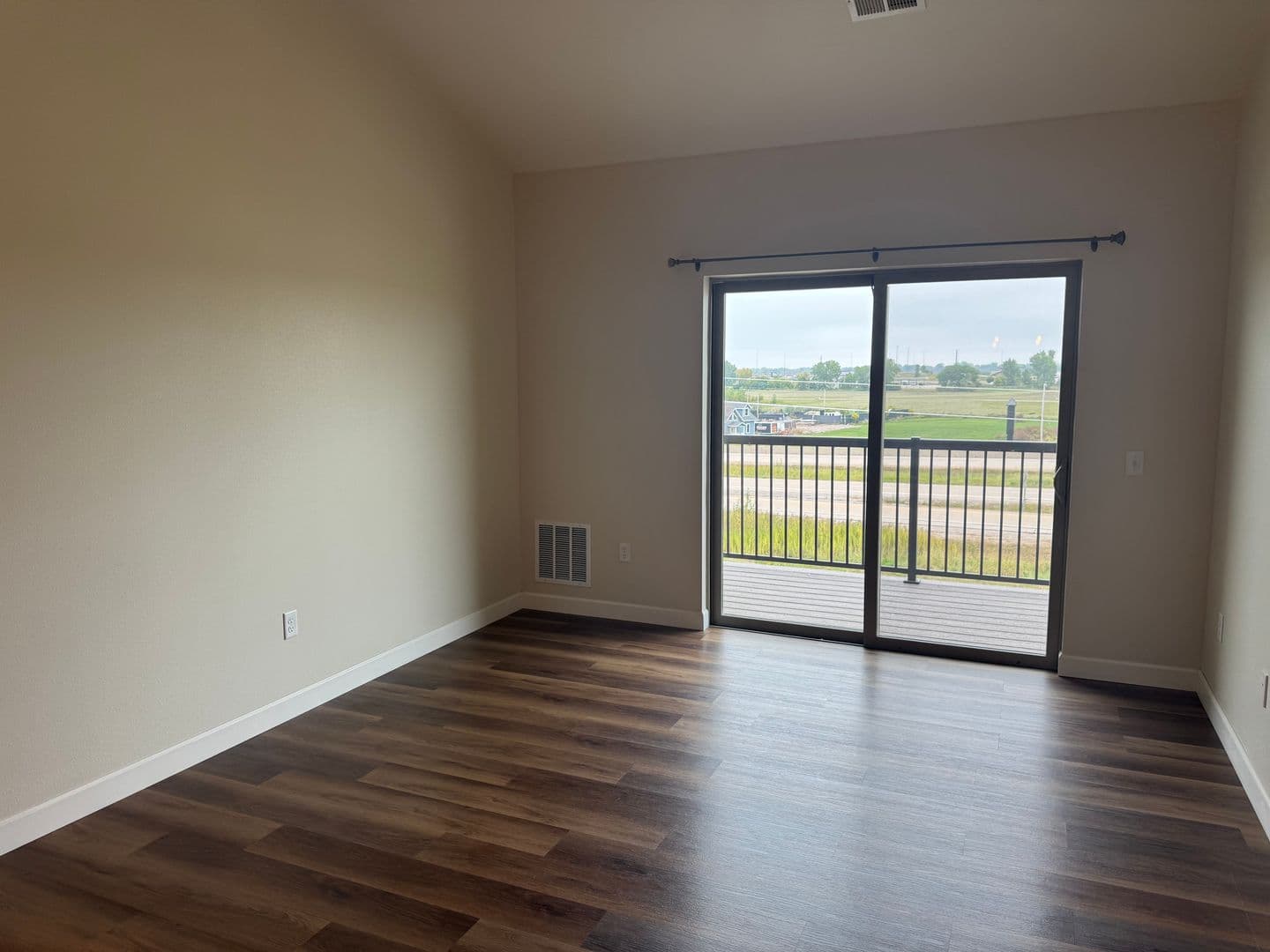 Oshkosh Apartment: 3495 Lake Butte Des Morts Dr