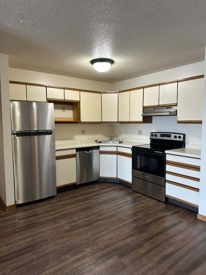 La Crosse Apartment: 403 Gillette Street