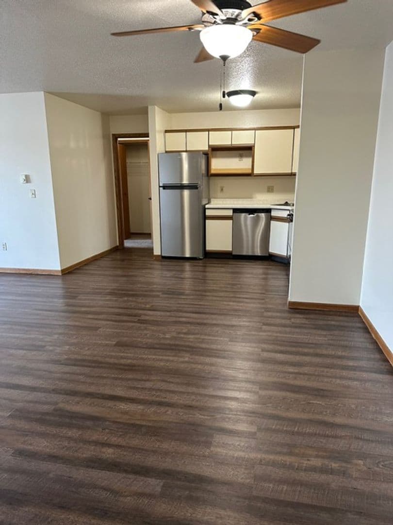 La Crosse Apartment: 403 Gillette Street