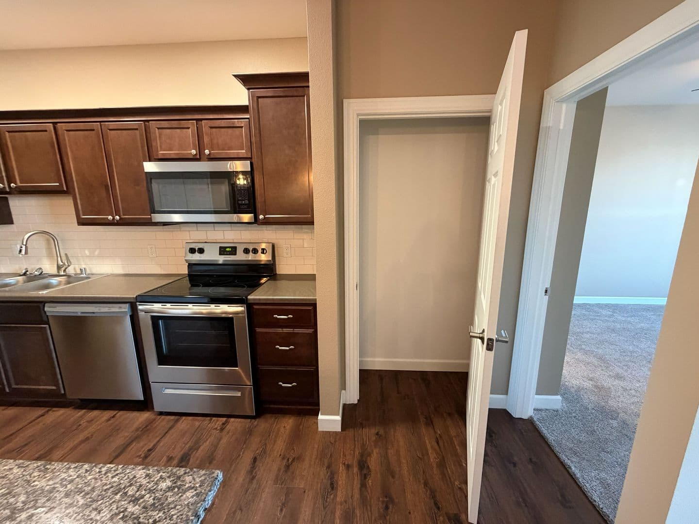 Baraboo Apartment: 325 Lynn Street