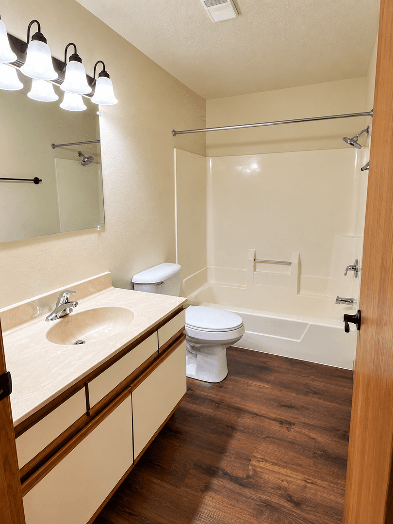 La Crosse Apartment: 403 Gillette Street
