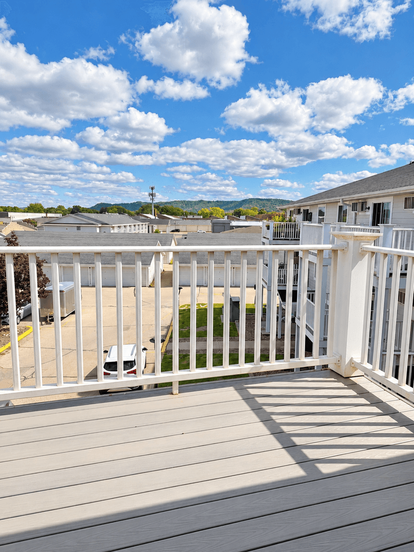 La Crosse Apartment: 403 Gillette Street