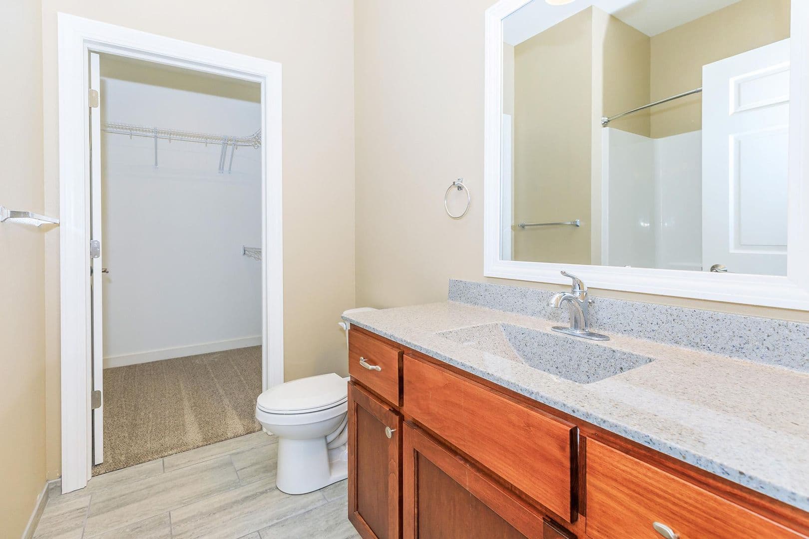 Onalaska Apartment: 2101 Abbey Road