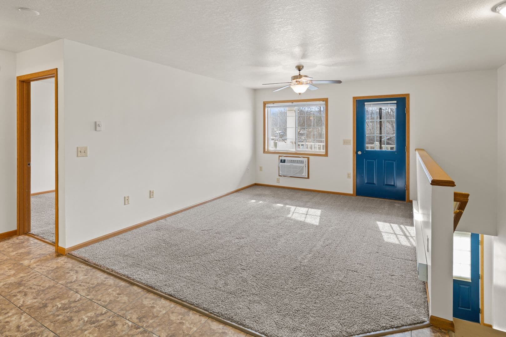 Holmen Apartment: 970 Linden Dr