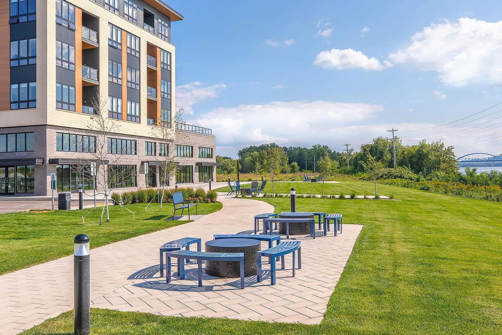 La Crosse Apartment: 55 River Bend Road