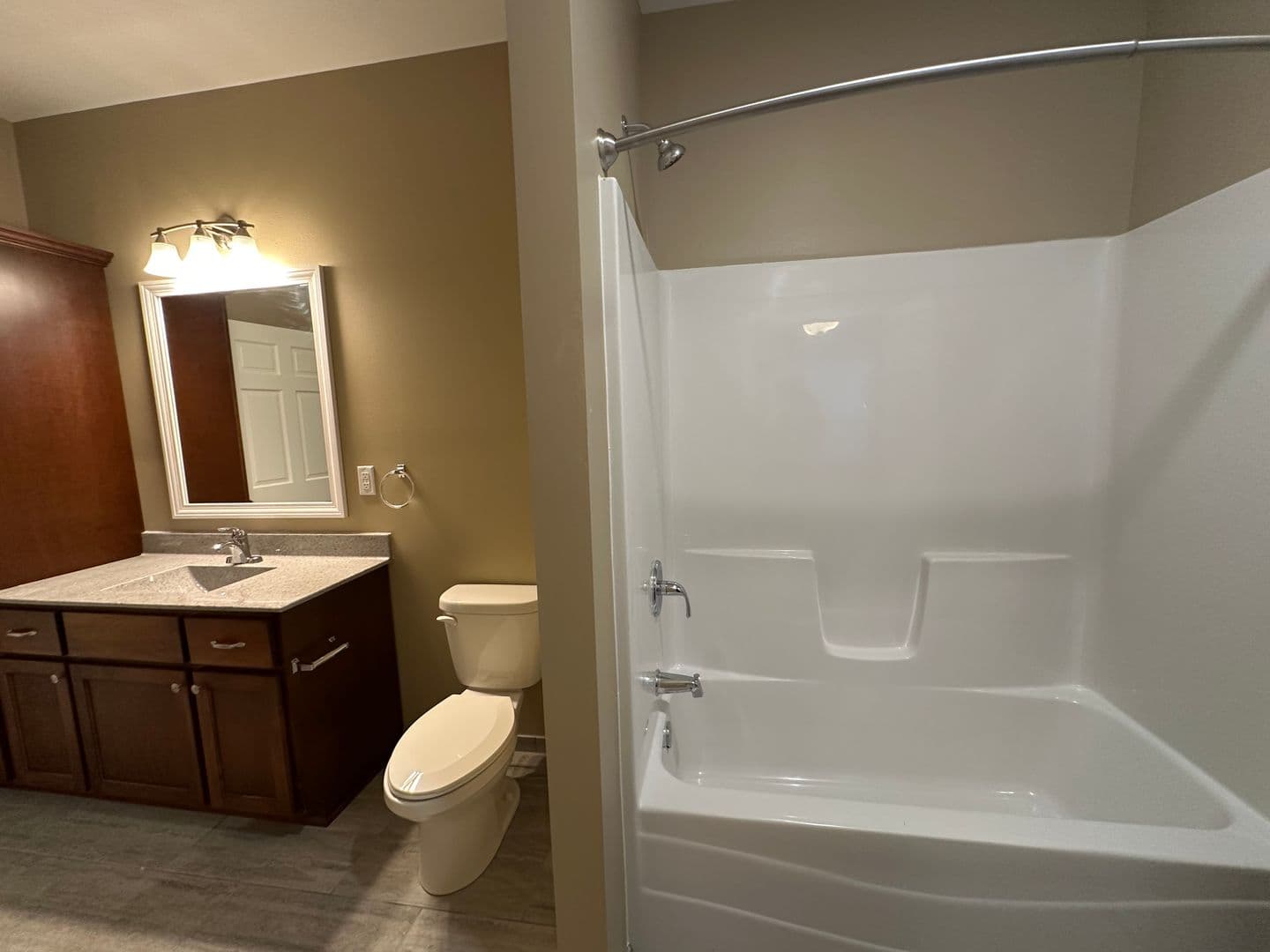 Onalaska Apartment: 2101 Abbey Road