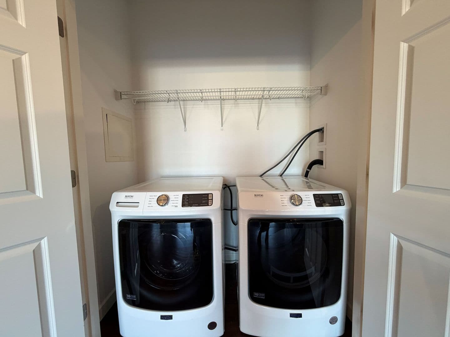 Baraboo Apartment: 325 Lynn Street