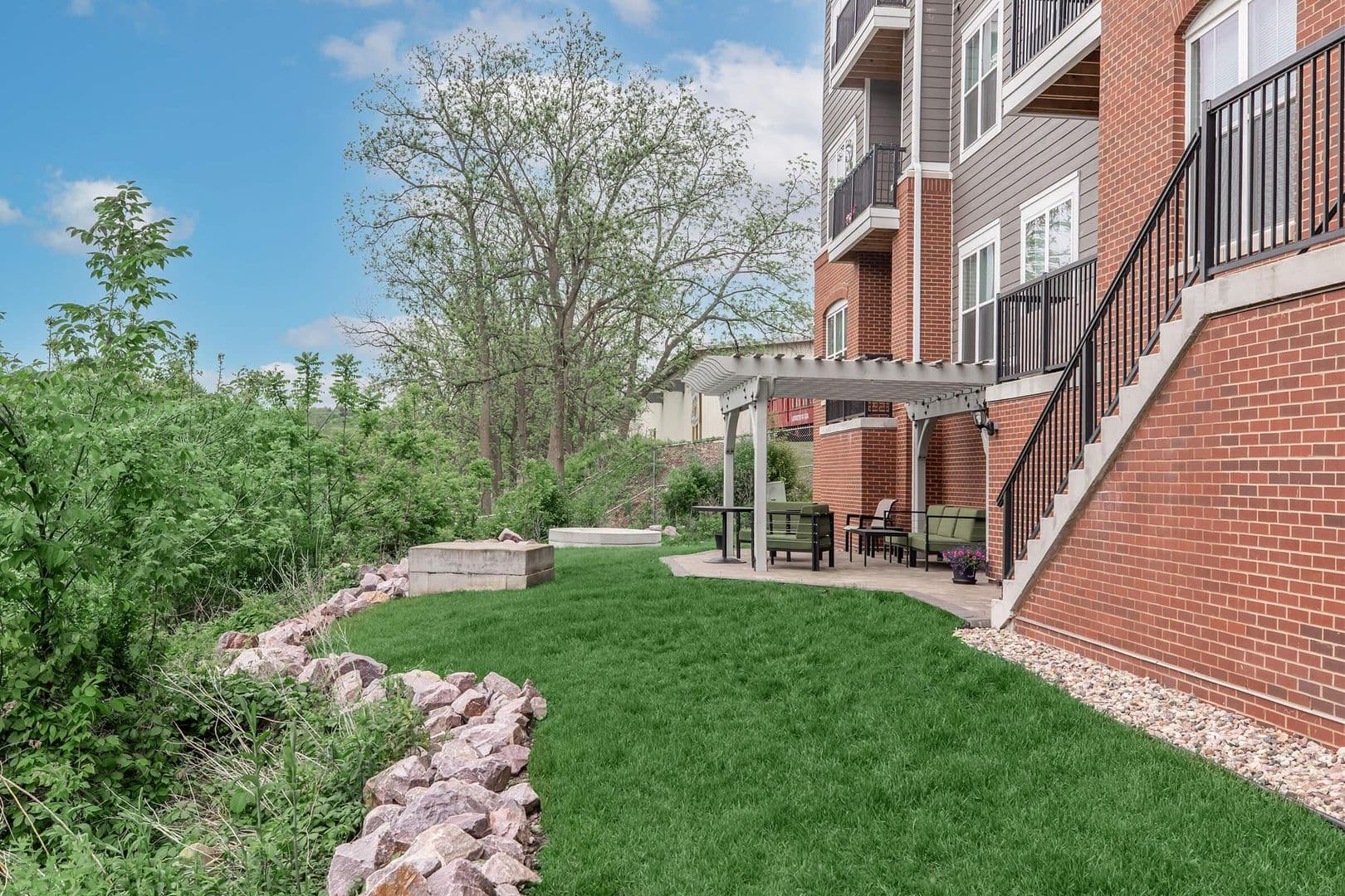 Baraboo Apartment: 325 Lynn Street
