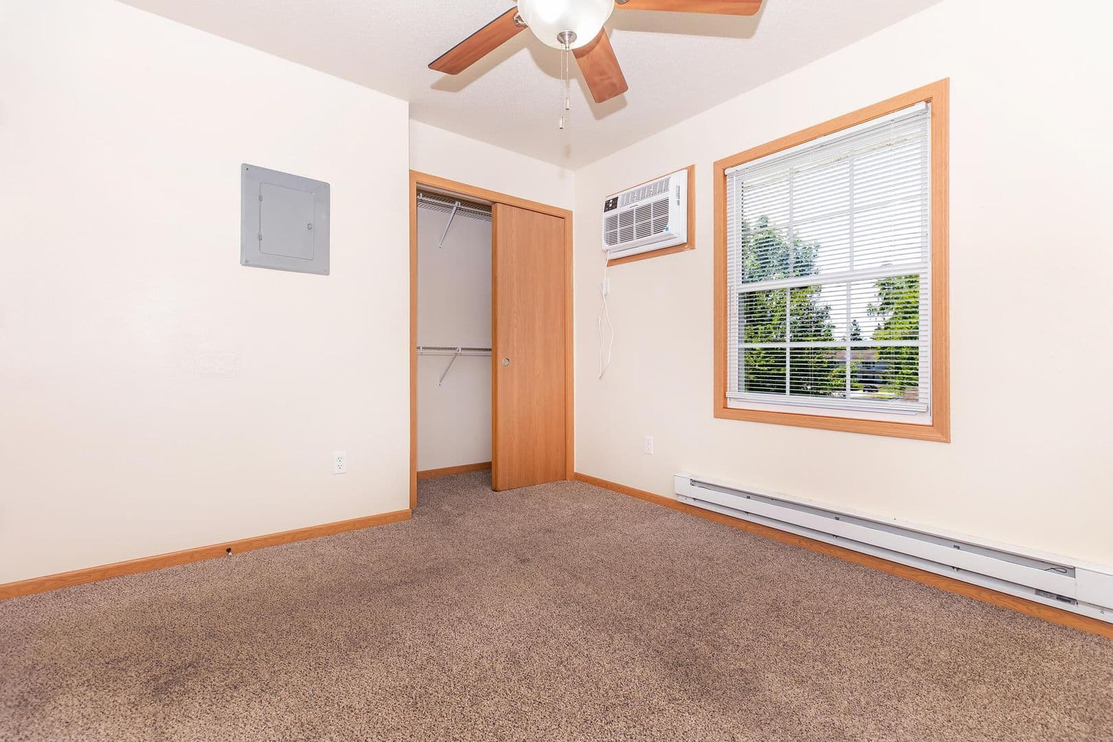 La Crosse Apartment: 918  920 Gould Street
