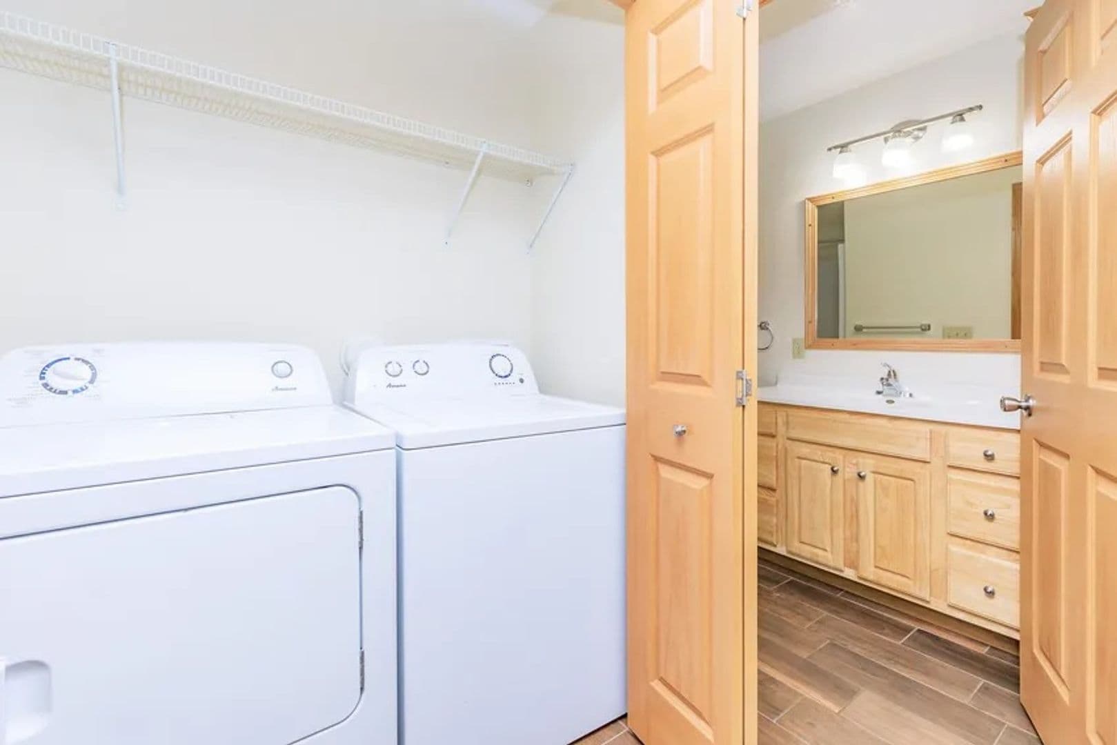 Onalaska Apartment: 1420 Greenbay Street