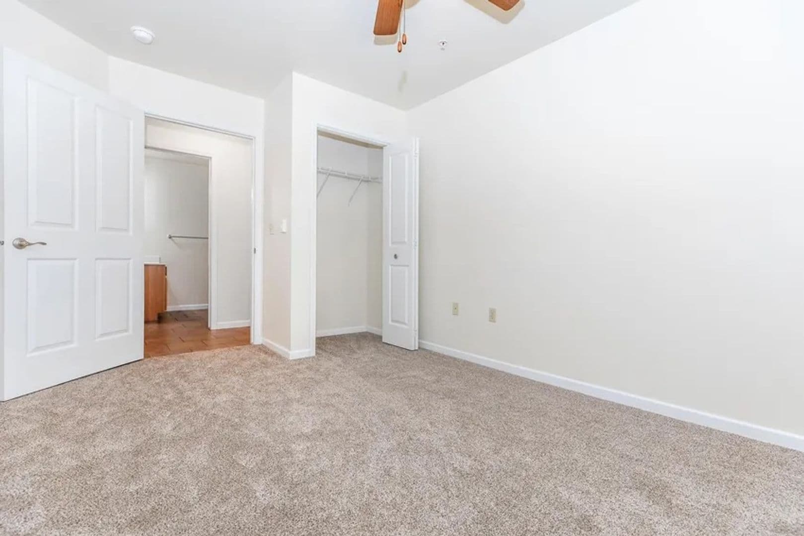 Onalaska Apartment: 843 Oak Ave N