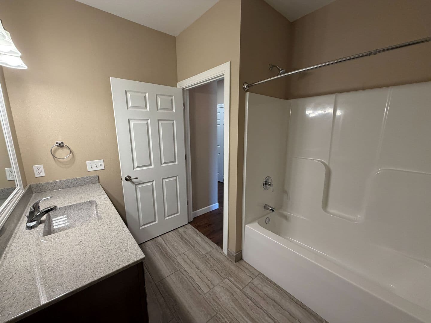 Baraboo Apartment: 325 Lynn Street
