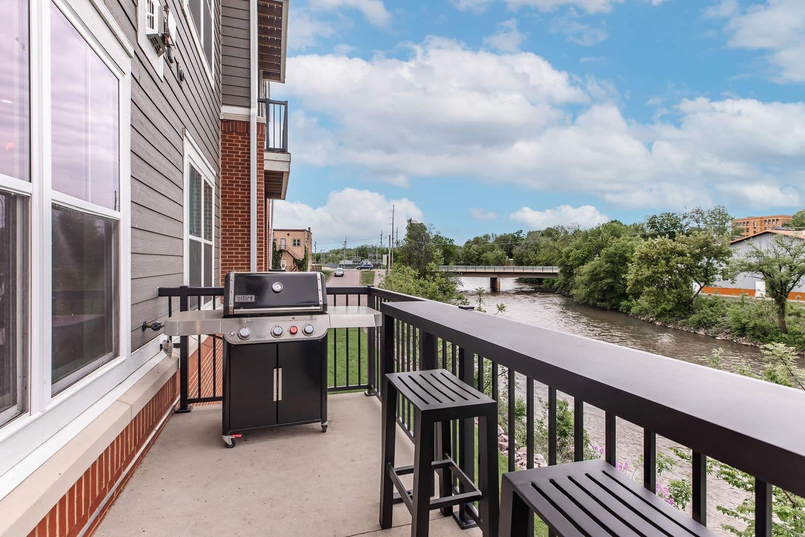 Baraboo Apartment: 325 Lynn Street