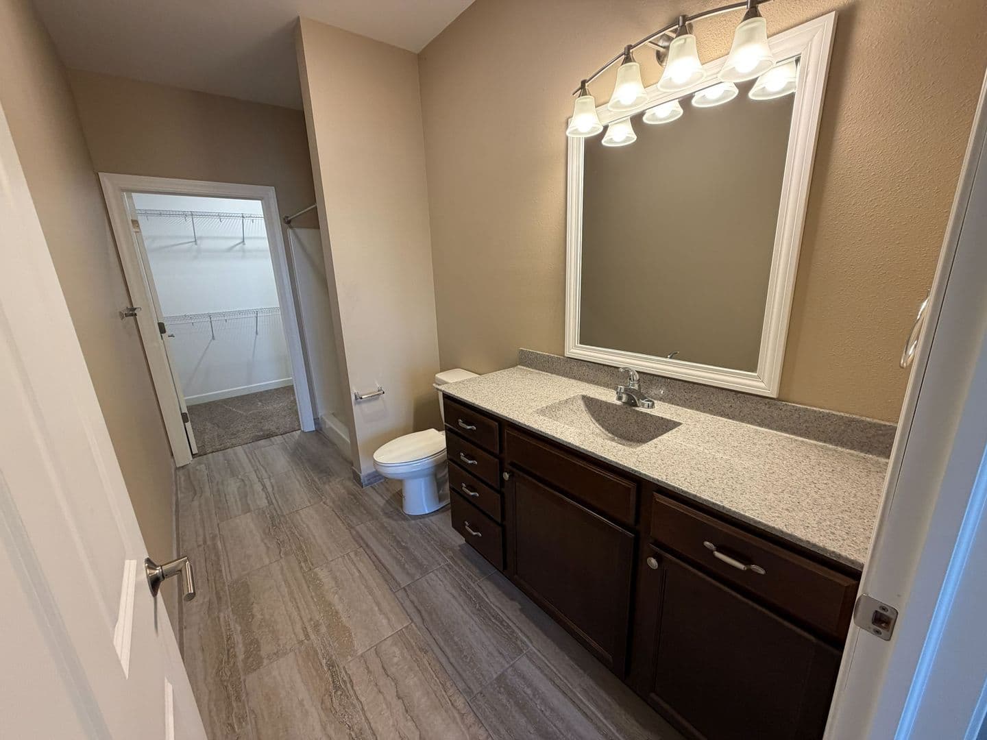 Baraboo Apartment: 325 Lynn Street