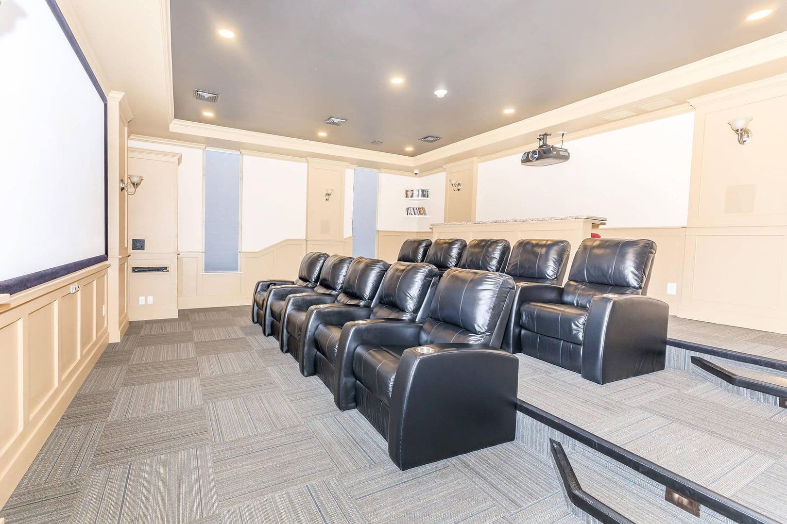 Onalaska Apartment: 2101 Abbey Road