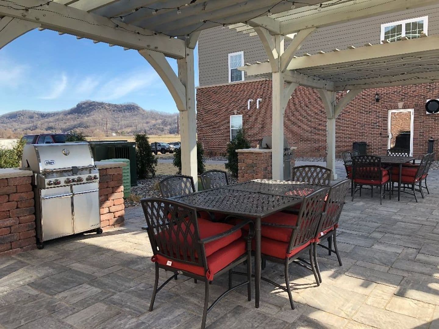 Holmen Apartment: 1614 Prairie Place