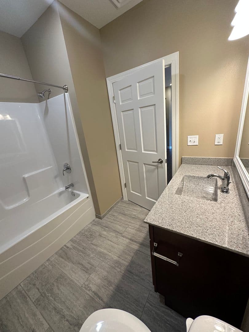 Onalaska Apartment: 2101 Abbey Road