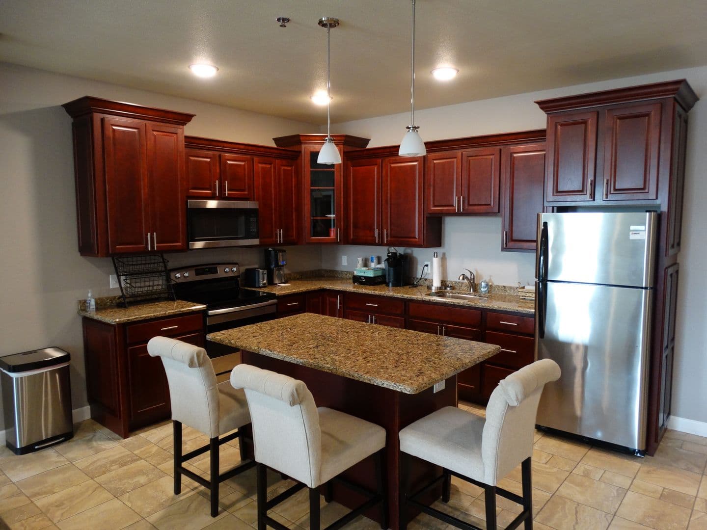Holmen Apartment: 1614 Prairie Place