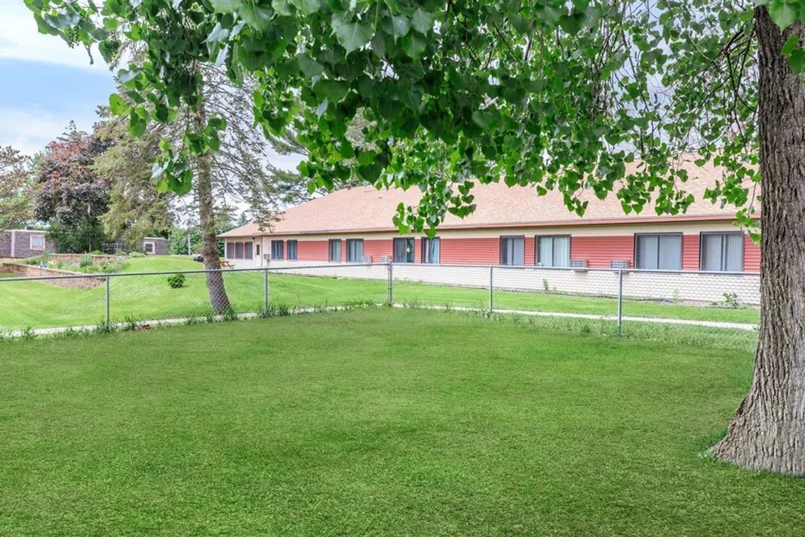 Onalaska Apartment: 1420 Greenbay Street