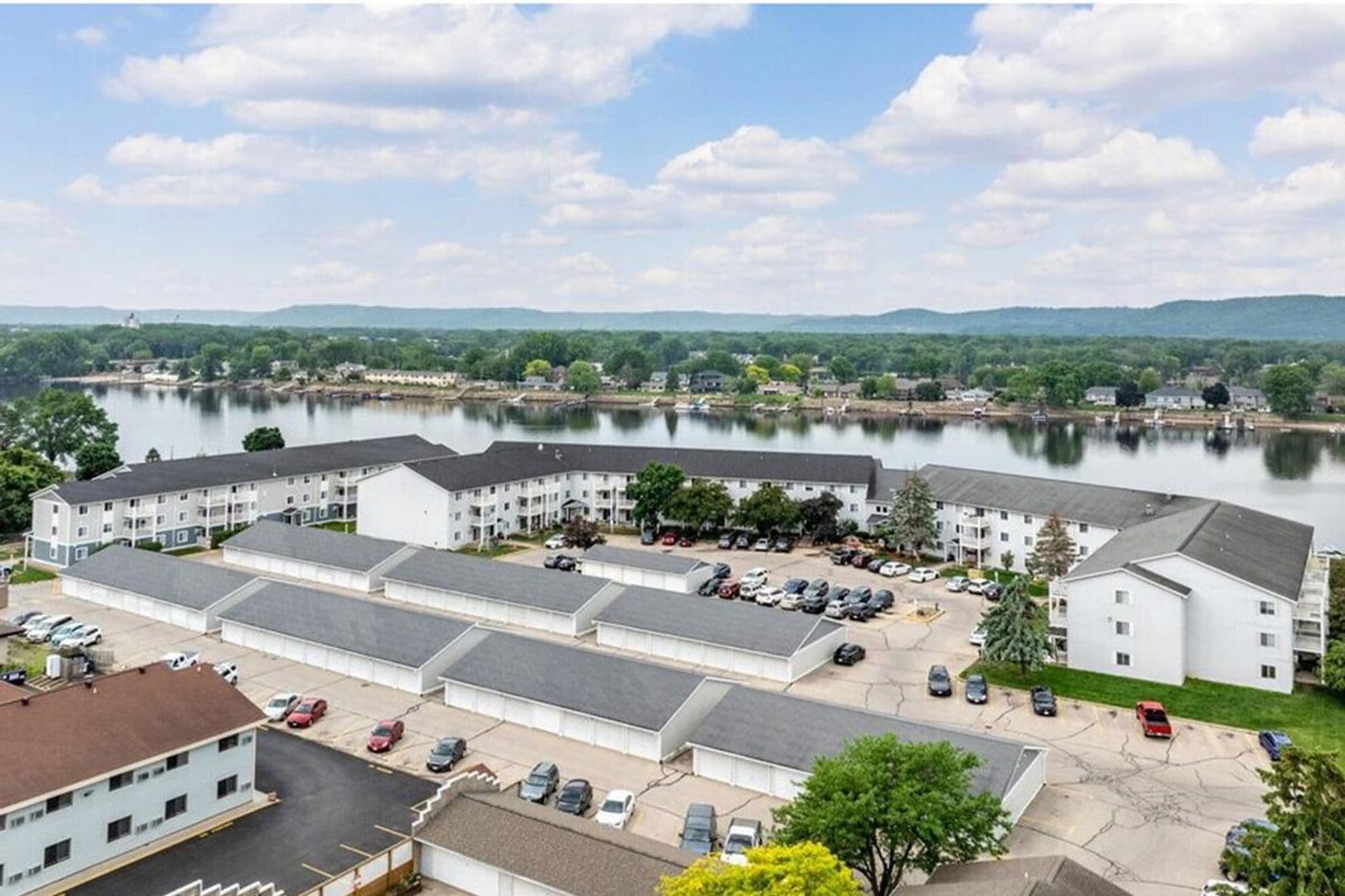 La Crosse Apartment: 403 Gillette Street