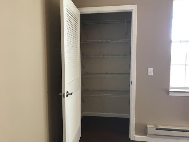 Holmen Apartment: 1614 Prairie Place