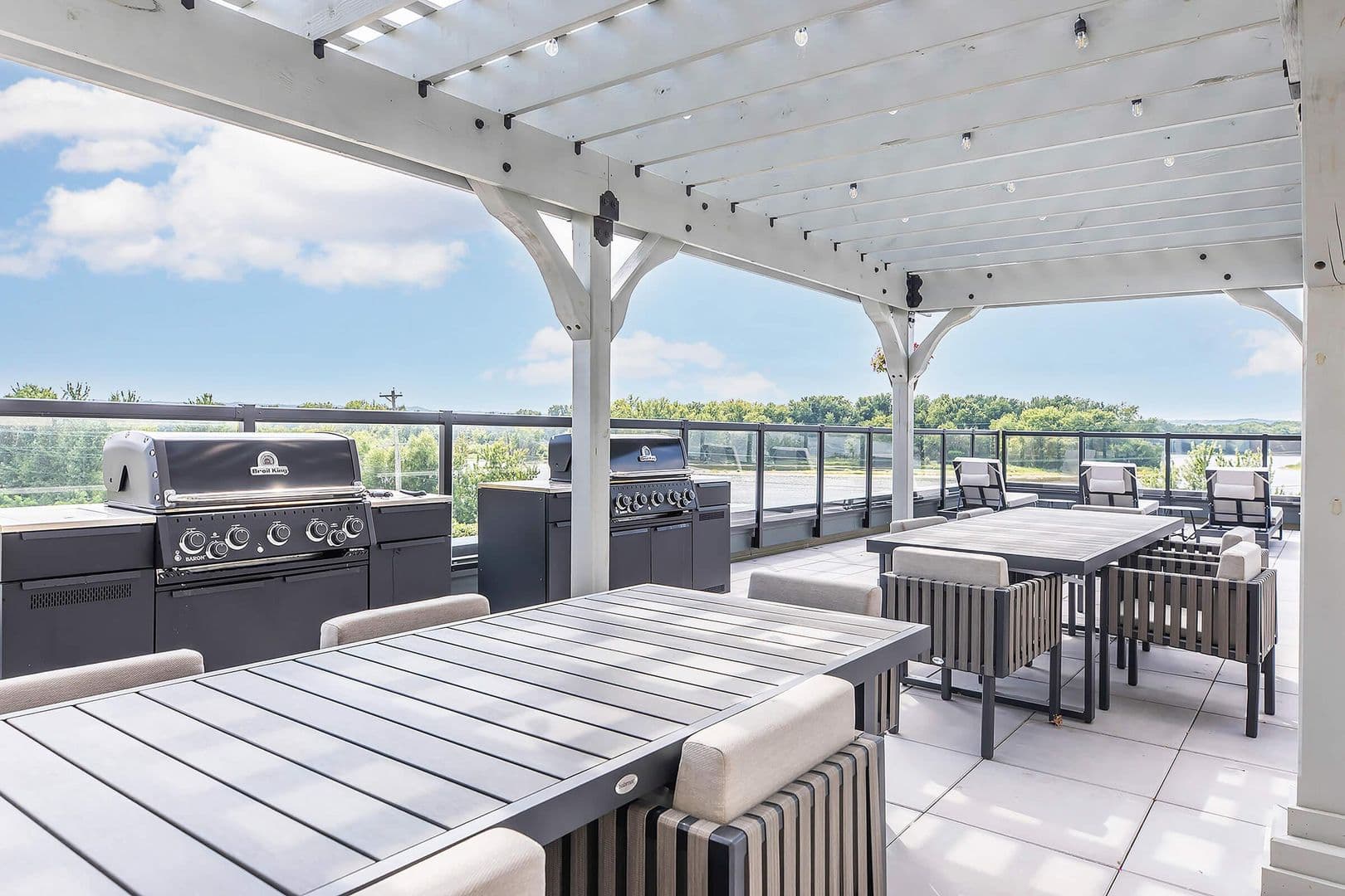 La Crosse Apartment: 55 River Bend Road