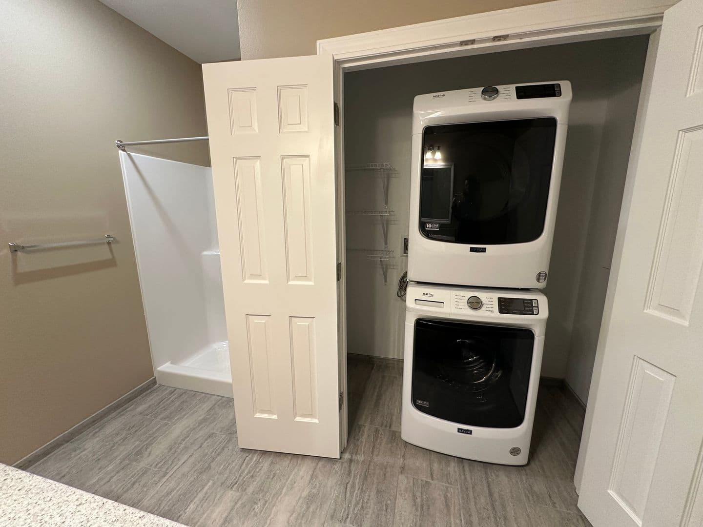 Oshkosh Apartment: 3495 Lake Butte Des Morts Dr